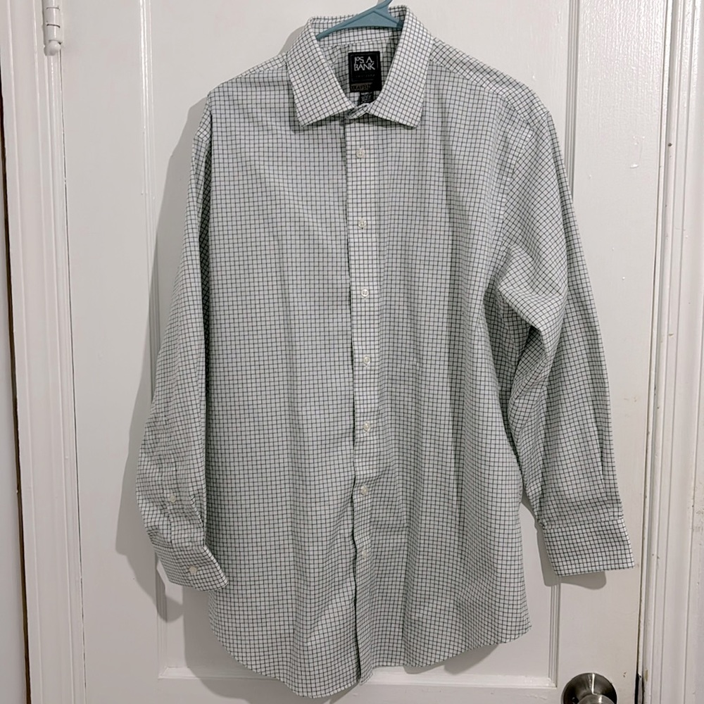 Jade Green and white Jos A Bank travel tech tailored fit 17–33